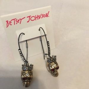 Betsy Johnson skull earrings w/ruby eyes. NEW!